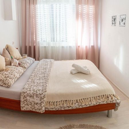 Apartman Lili Книн Экстерьер фото