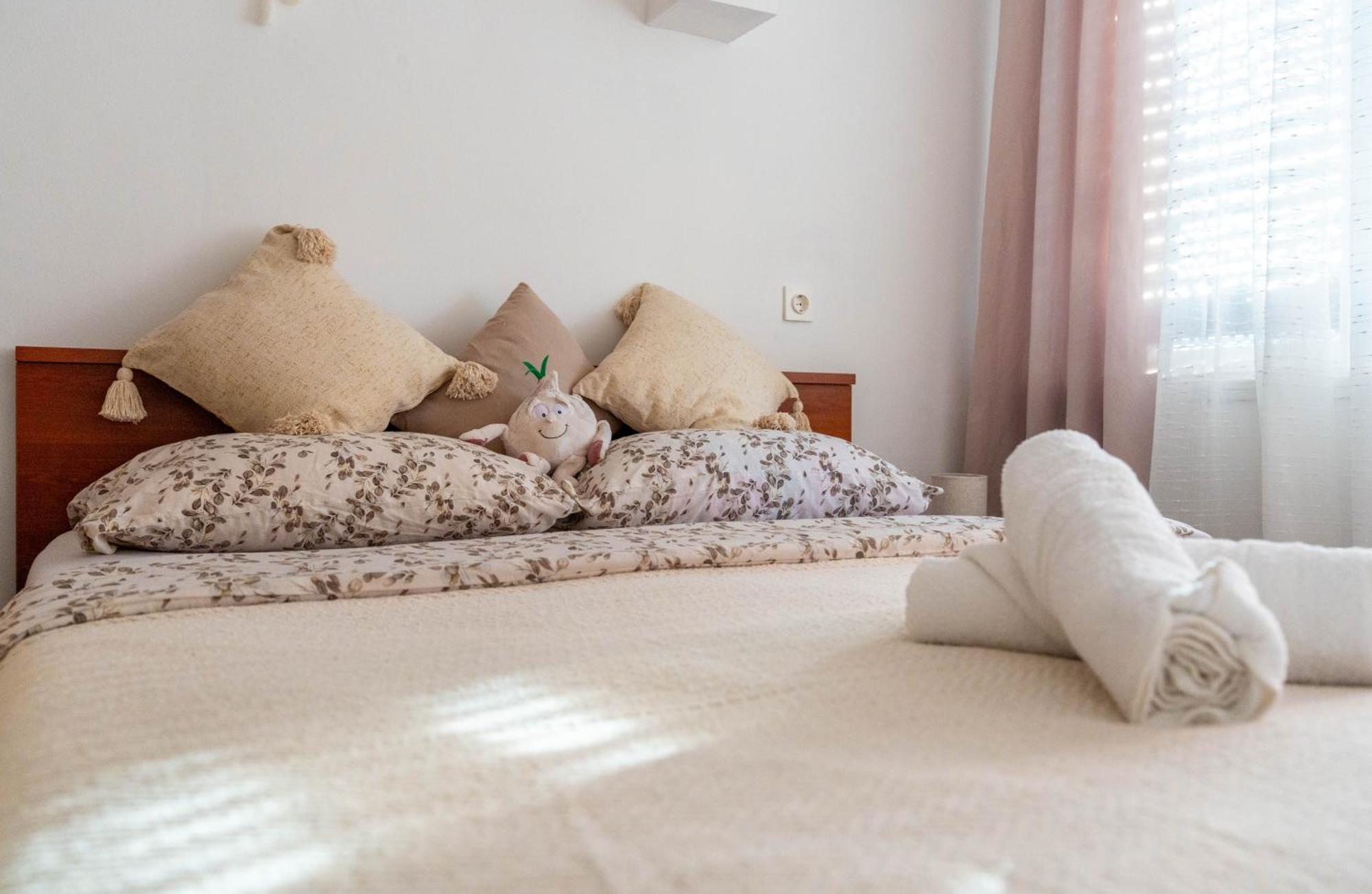 Apartman Lili Книн Экстерьер фото